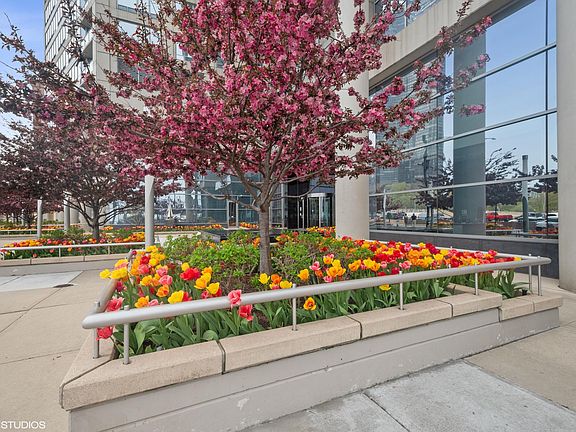 3rd image of 600 N Lake Shore Dr APT 3610
