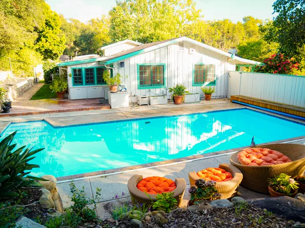 704 Ladera Ln, Santa Barbara, CA 93108