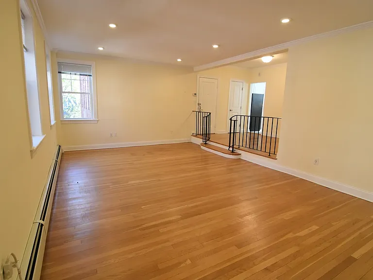41A Auburn St #11 — Photo 2
