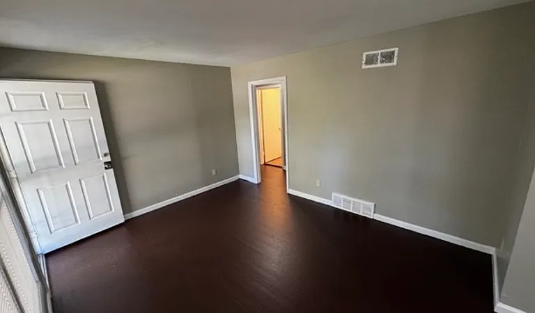 2183 Cassie Ave — Photo 2