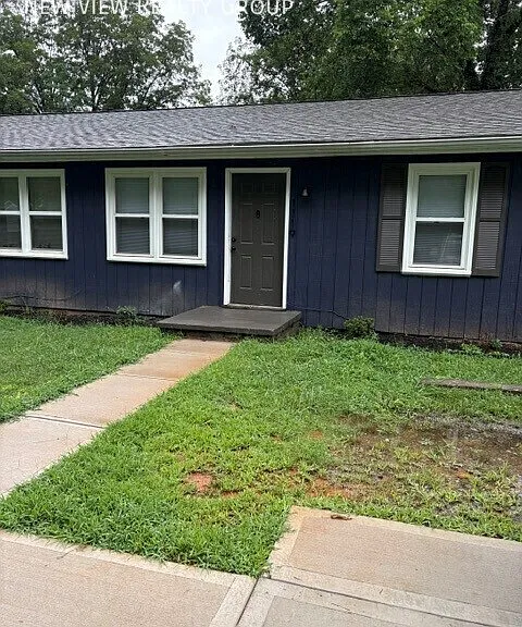 1119 Grady St — Photo 1