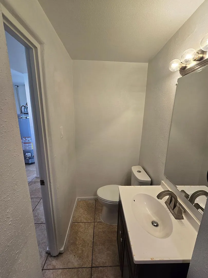 4811 Comanche RD NE — Photo 3