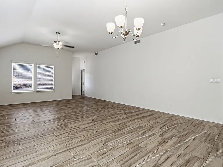 13745 Lago Vista Ave — Photo 21