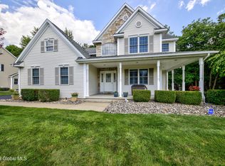 2 Rosebud Ct, Rensselaer, NY 12144