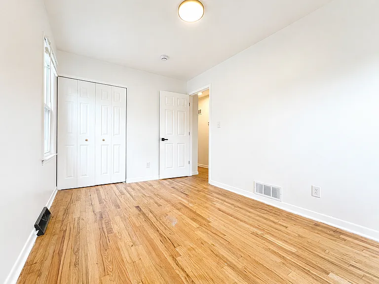 12524 Prospect Ave — Photo 15
