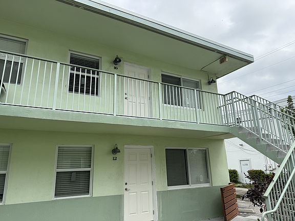 2nd image of 1122 N H St #16