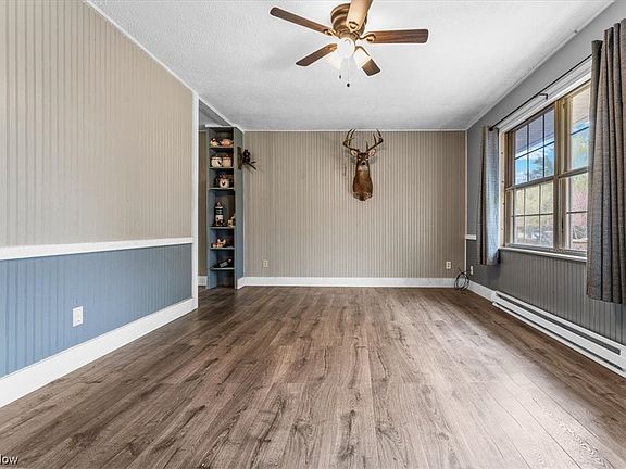 5th image of 387 Sleepy Hollow Dr