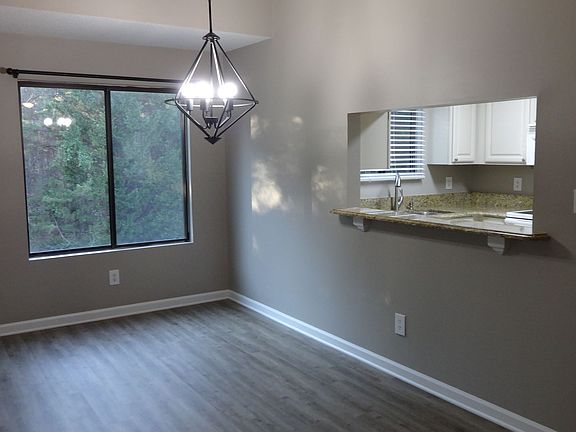 3rd image of 122 Mallard Head Ln