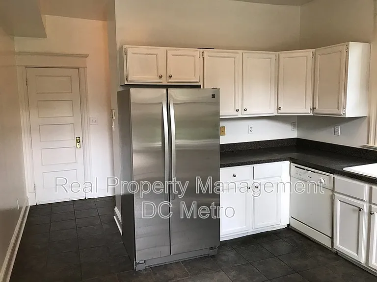 309 9th St NE — Photo 11
