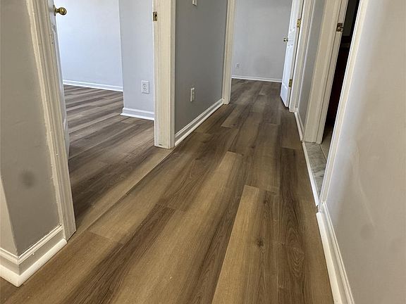 3rd image of 28187 Raleigh Crescent Dr