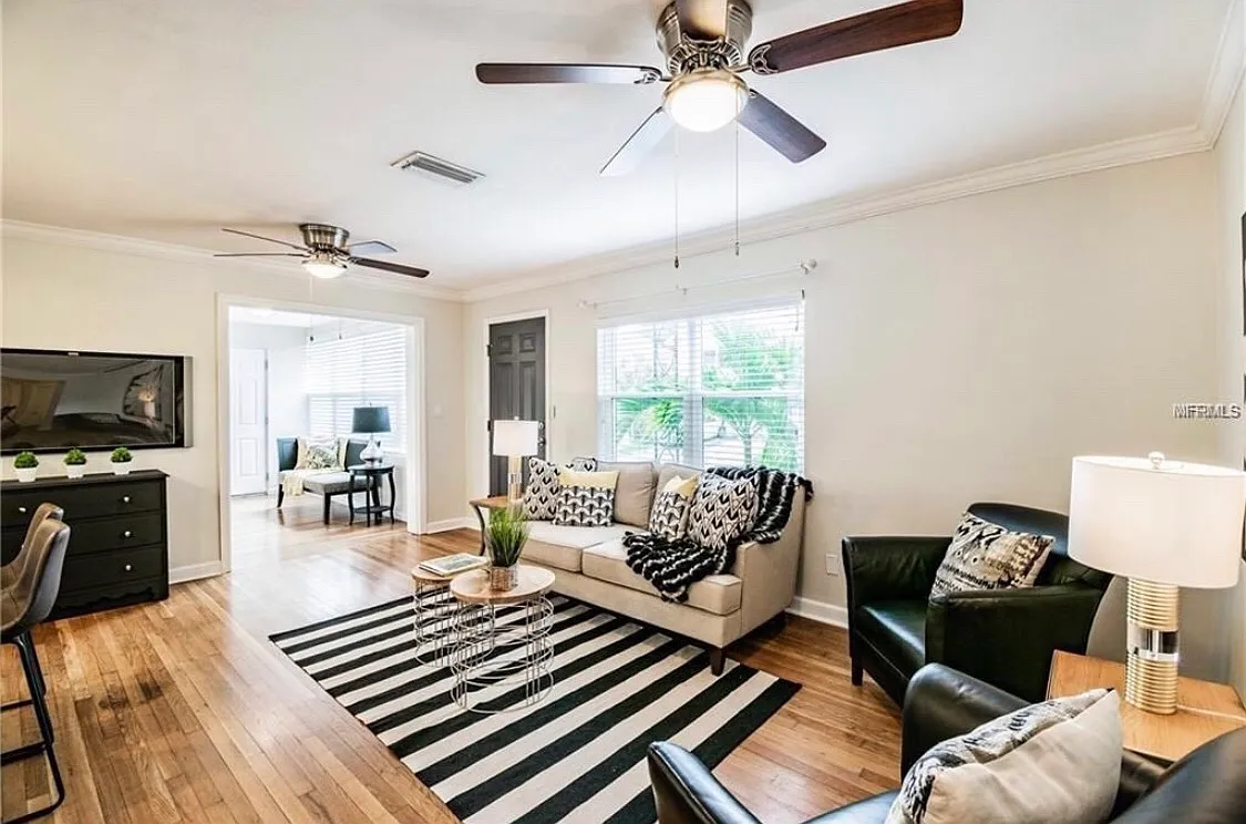2 bed, 1008 sqft, $2,400 — Photo 4