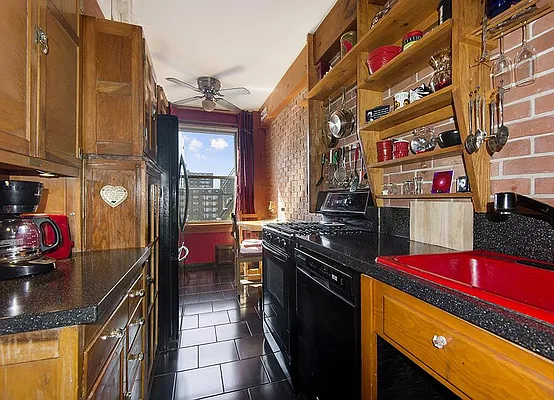 Sold by Warburg | media 10