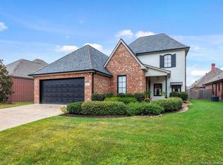 922 Lasalle Dr, Lake Charles, LA 70605