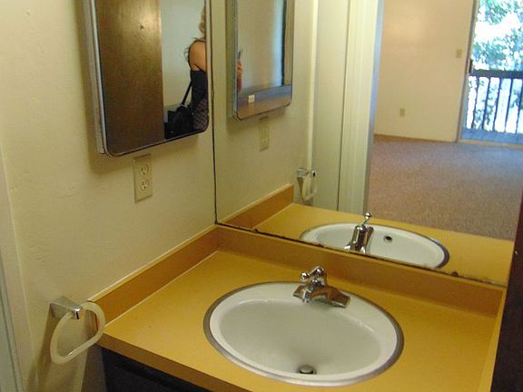 3rd image of 1390 Taft St APT 1