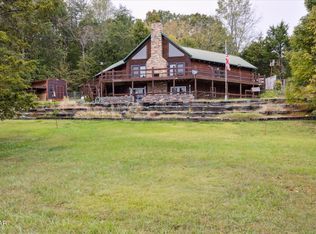1469 Squire Fox Rd, Dandridge, TN 37725