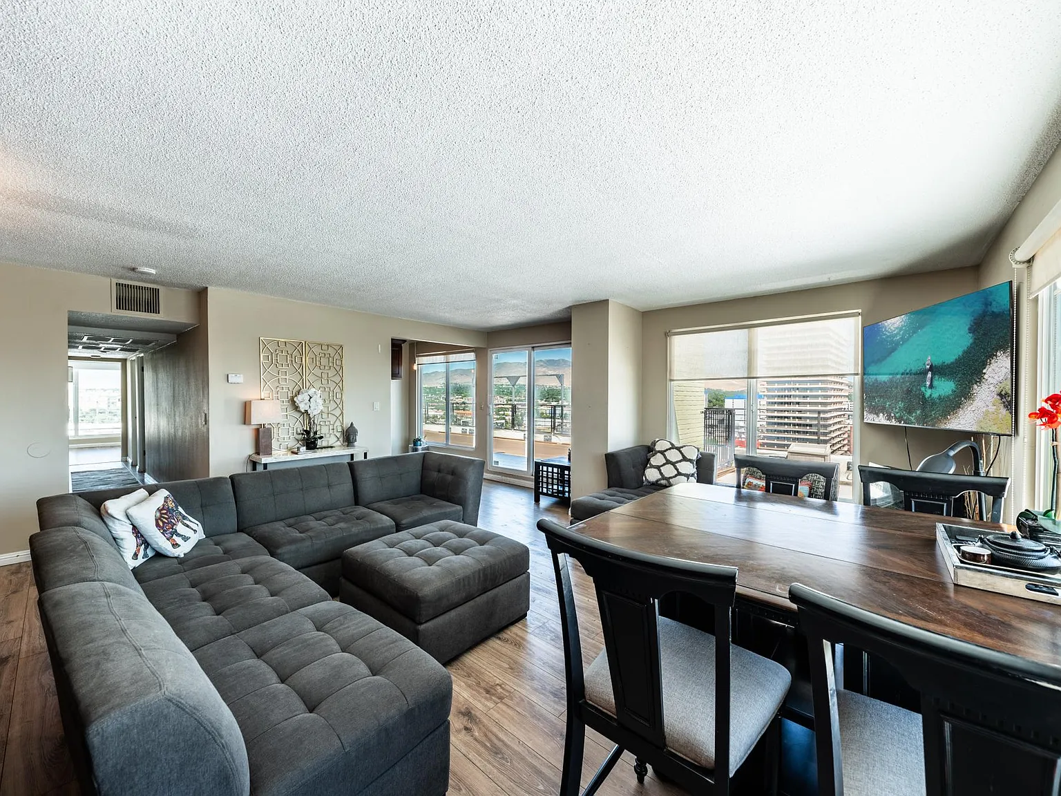 2 bed, 965 sqft, $2,900 — Photo 3