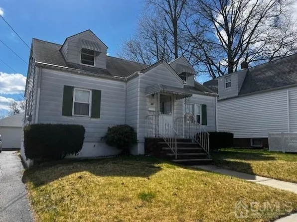 45 Douglas St, Fords, NJ 08863
