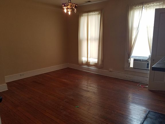 5th image of 716 W Maxwell St APT 201