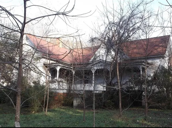 605 Oliver St, Ramseur, NC 27316