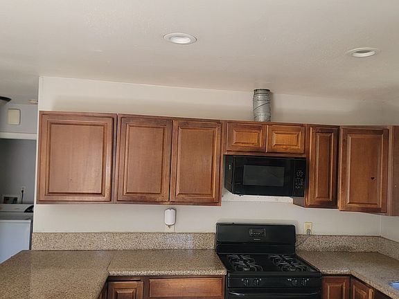 4th image of 4260 Division St