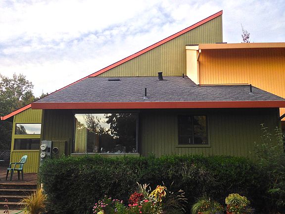 4th image of 15399 Woodside Ct