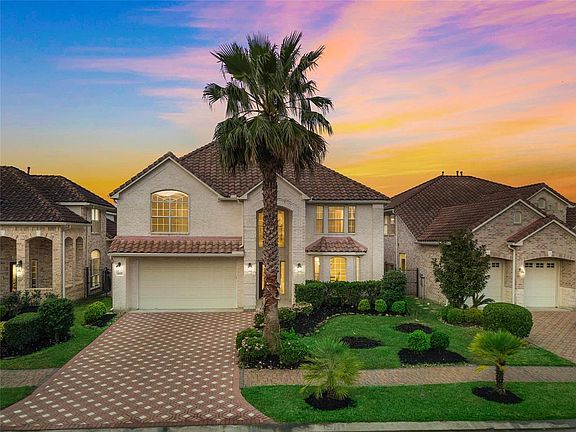 3rd image of 18959 Villa Bergamo Ln