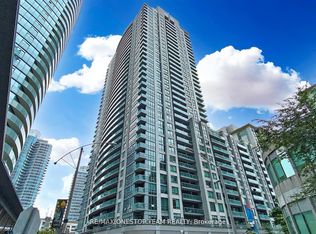 19 Grand Trunk Cres #811, Toronto, ON M5J3A3