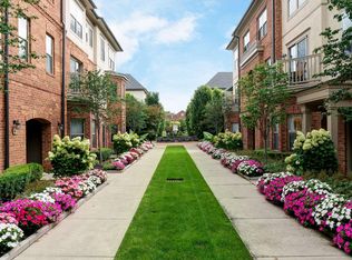 24 W Russell St, Columbus, OH 43215