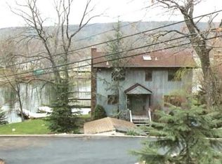 565 E Shore Rd, Hewitt, NJ 07421