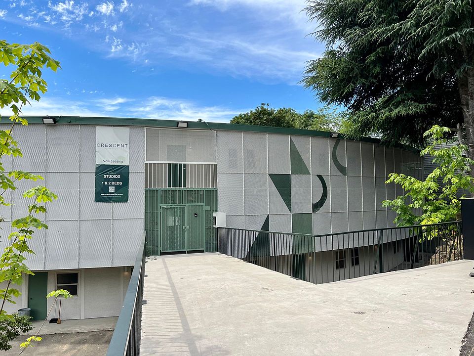 Building Photo 2