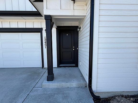 4th image of 12451 Varga St