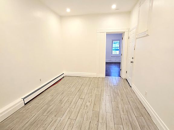 5th image of 524 Mercer St #1B