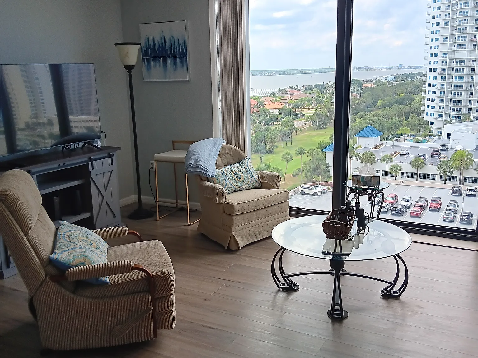 1 bed, 1265 sqft, $2,100 — Photo 4