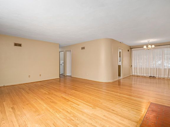 5th image of 8883 Watson Woods Ct