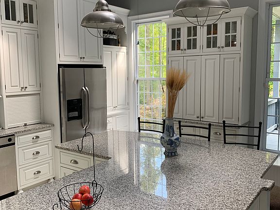 5th image of 210 Beaver Cove Way