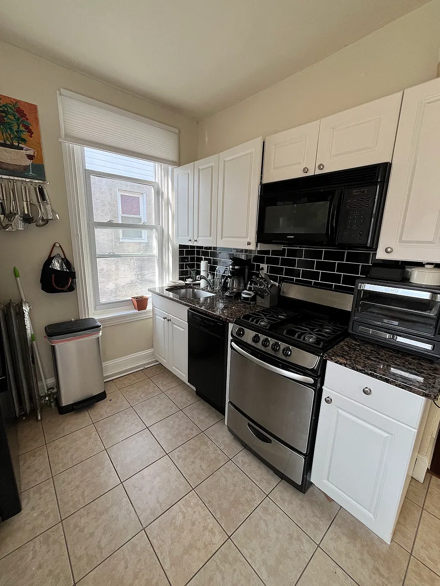 Building Photo - 4344 Mitchell St #2