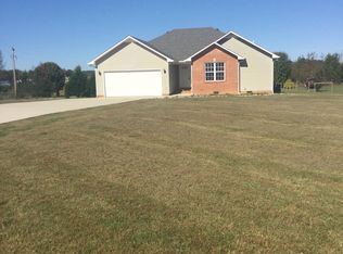 788 Six Mile Board Rd, Belvidere, TN 37306