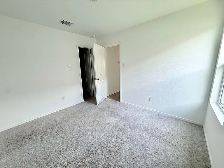6611 Water Oak Green Ln — Photo 13