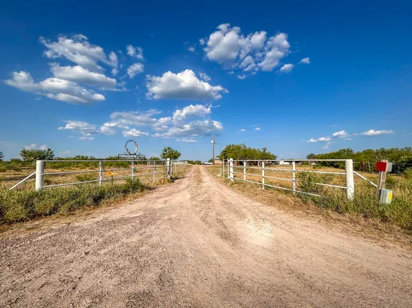1019 Camino Del Este Rd, Laredo, TX 78041