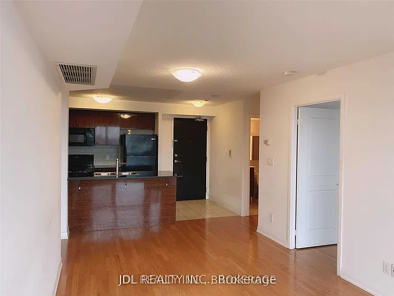 5791 Yonge St #803 — Photo 8
