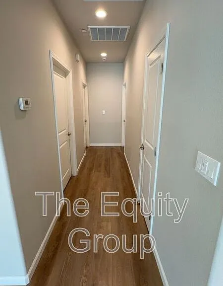510 S Summit St #101 — Photo 8