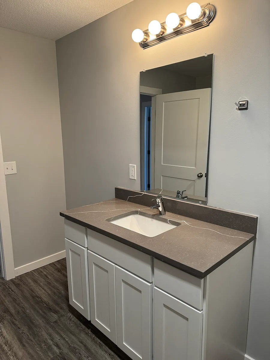 Building Photo - 1100 N Baltimore Ave #7