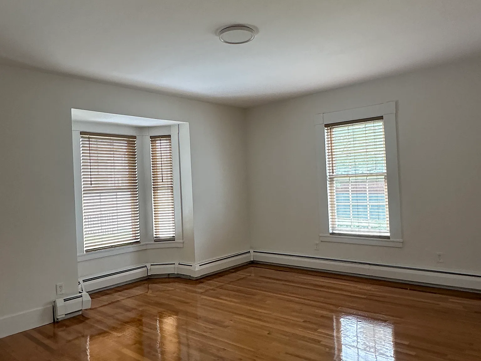 3 bed, 1450 sqft, $3,200 — Photo 3