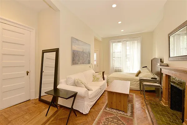 Rented by Susan Finkel, LREB | media 8