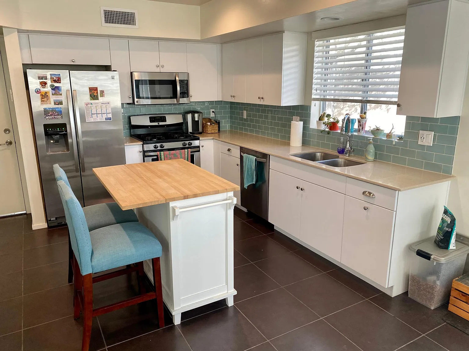 950 E Millenium Ct — Photo 2