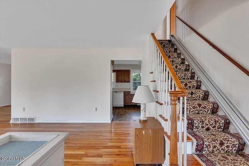4th image of 1340 Wemple Lane