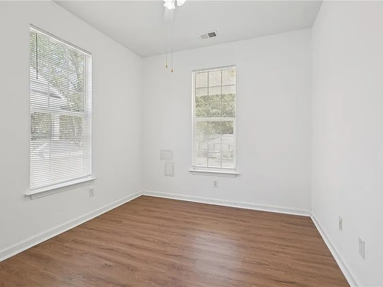 2596 Bates St SE — Photo 28