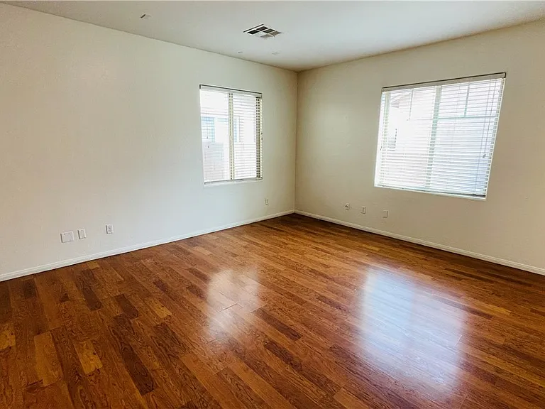 669 Emerald Idol Pl — Photo 4