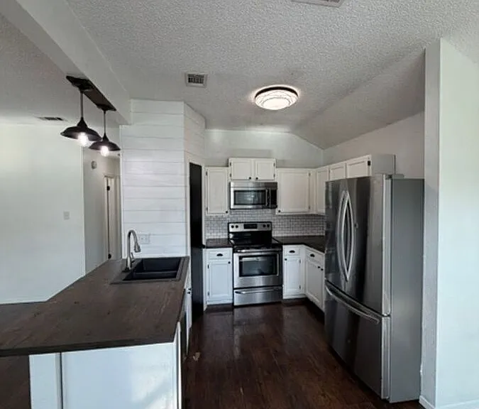 5009 Paragon Dr — Photo 7