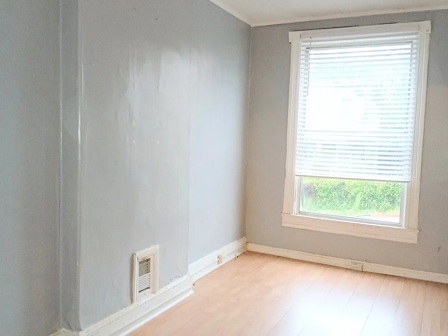 3 bed, 1200 sqft, $1,500 — Photo 2